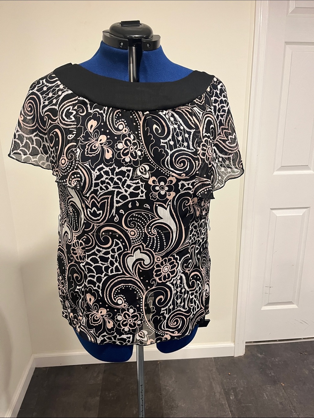 Essentials by Milano Black and Cream Paisley Flutter Sleeve Blouse